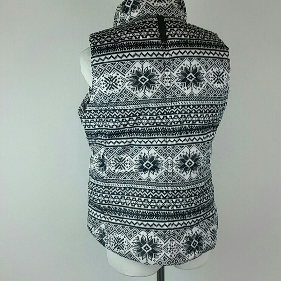 LANDS END l Puff Vest Black White Print - Picture 2 of 8